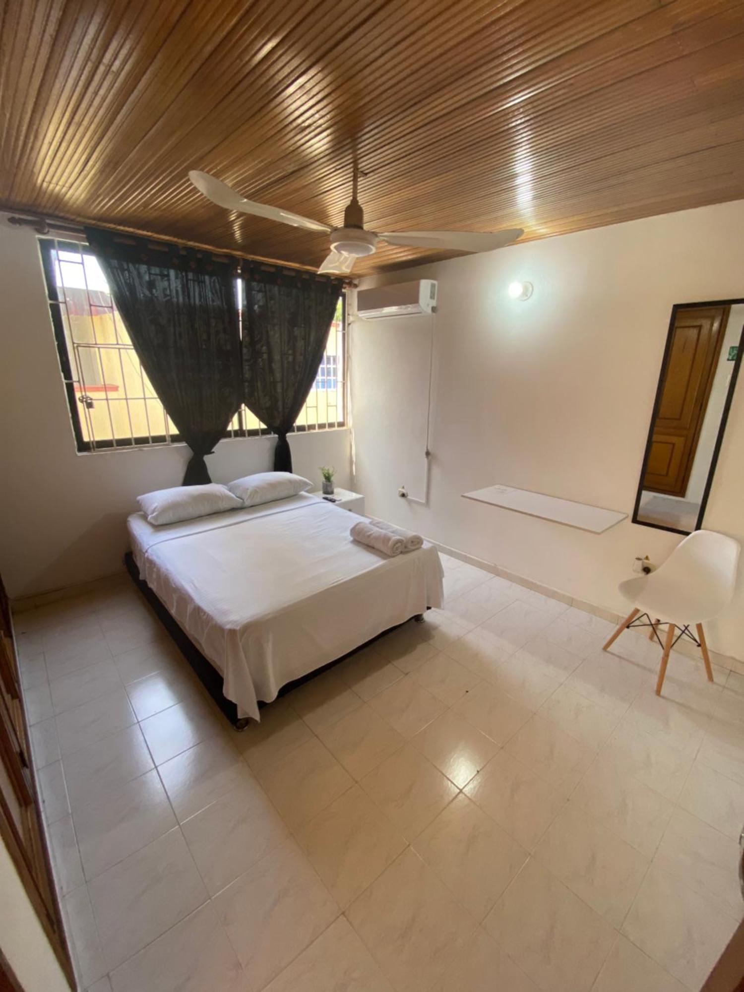 Habitaciones Cerca Al Aeropuerto 2 Cartagena Exterior photo